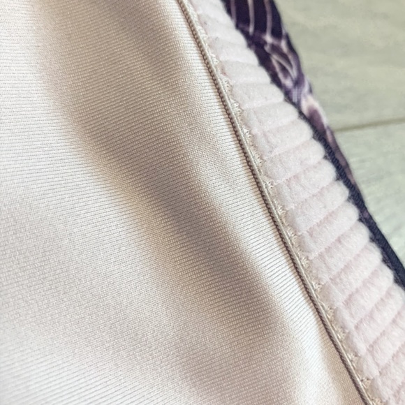 NIKE DRI-FIT Sports Bra - Picture 5 of 7